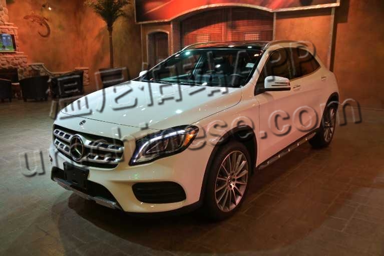 used-2018-mercedes-benz-gla-250-4matic-amg-pkg-pano-roof-navigation!!-1635205928 (1).jpg