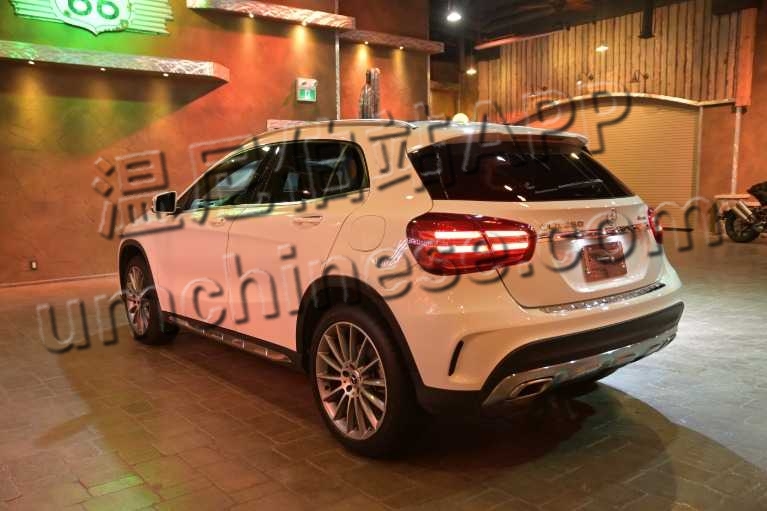 used-2018-mercedes-benz-gla-250-4matic-amg-pkg-pano-roof-navigation!!-1635205928 (2).jpg