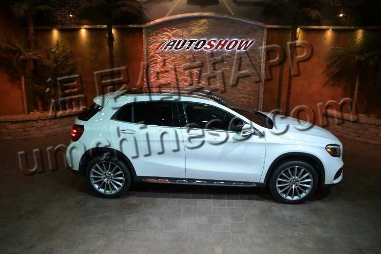 used-2018-mercedes-benz-gla-250-4matic-amg-pkg-pano-roof-navigation!!-1635205928 (3).jpg