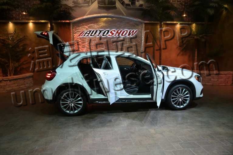 used-2018-mercedes-benz-gla-250-4matic-amg-pkg-pano-roof-navigation!!-1635205928 (4).jpg