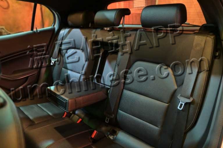 used-2018-mercedes-benz-gla-250-4matic-amg-pkg-pano-roof-navigation!!-1635205928 (7).jpg