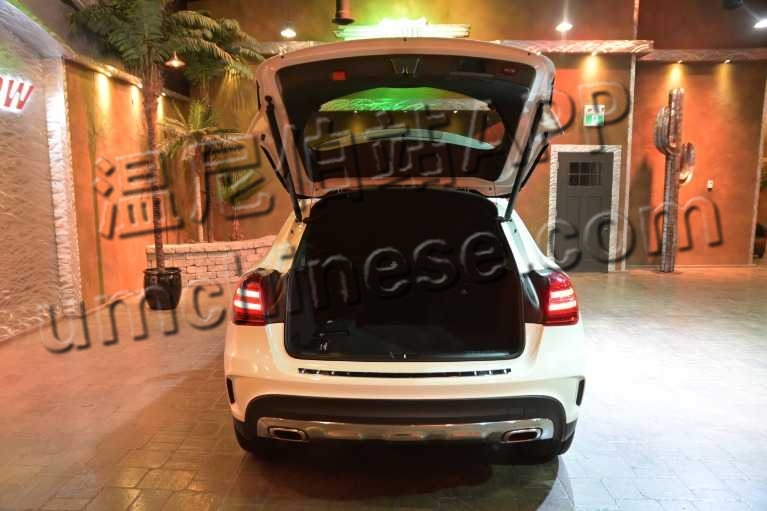 used-2018-mercedes-benz-gla-250-4matic-amg-pkg-pano-roof-navigation!!-1635205928 (8).jpg