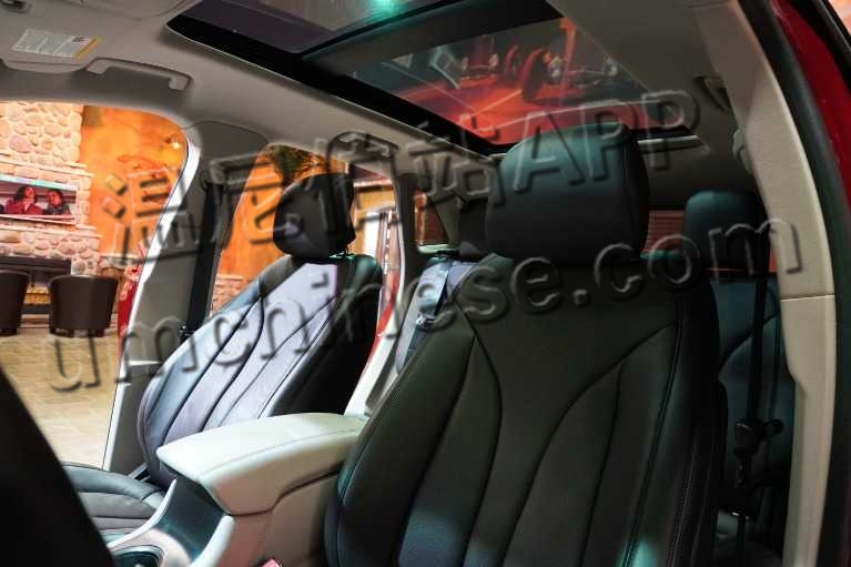 used-2019-lincoln-mkc-reserve-awd-23l-turbo-pano-roof-ac-seats-navigation-1658789209 (5).jpg