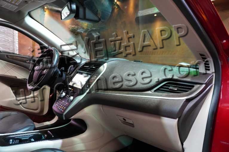 used-2019-lincoln-mkc-reserve-awd-23l-turbo-pano-roof-ac-seats-navigation-1658789209 (4).jpg